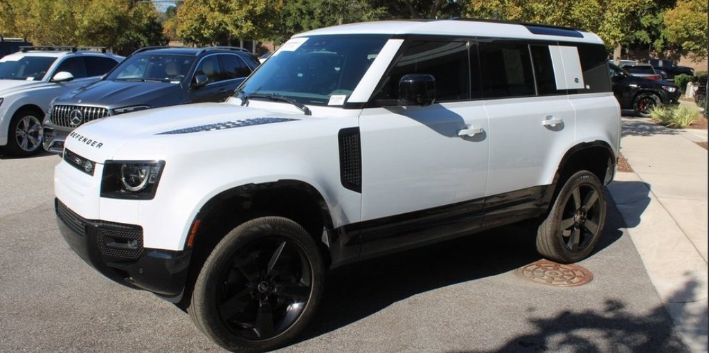 2023 LAND ROVER DEFENDER - Image 4