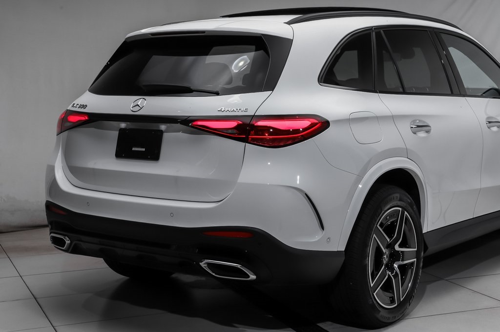 2025 Mercedes Benz GLC 300 4MATIC photo 3