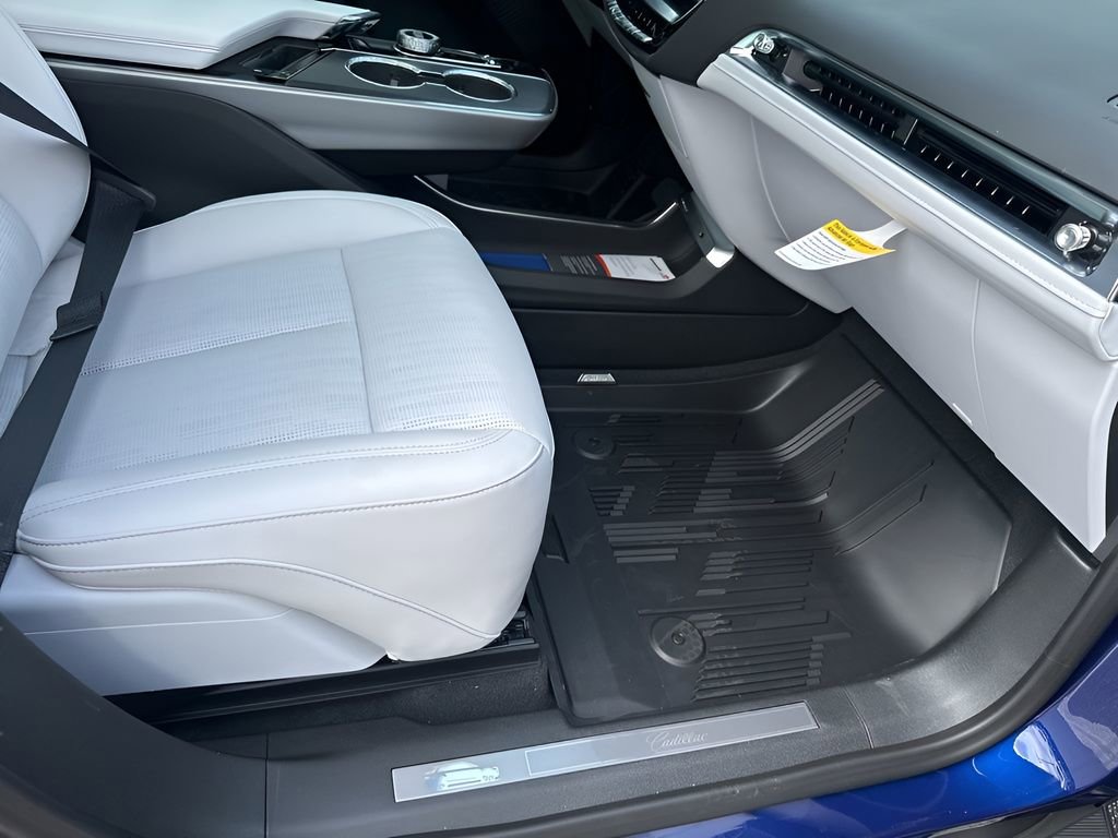 2025 Cadillac Lyriq Sport photo 14