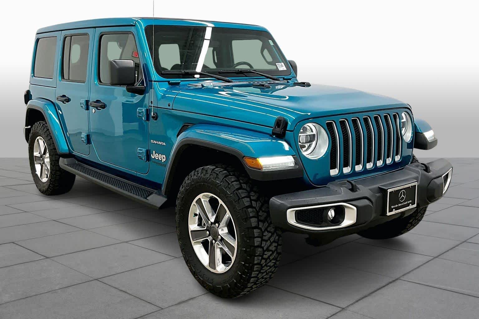 2020 Jeep Wrangler Unlimited Sahara photo 2