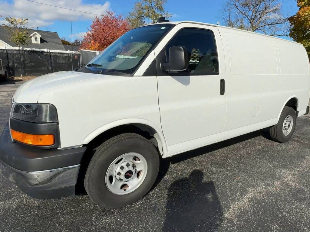 2024 Gmc Savana Cargo 2500 photo 4