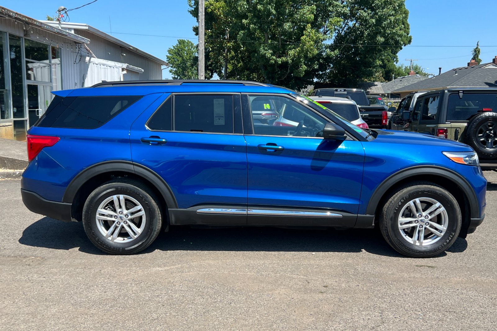 2022 Ford Explorer XLT photo 2
