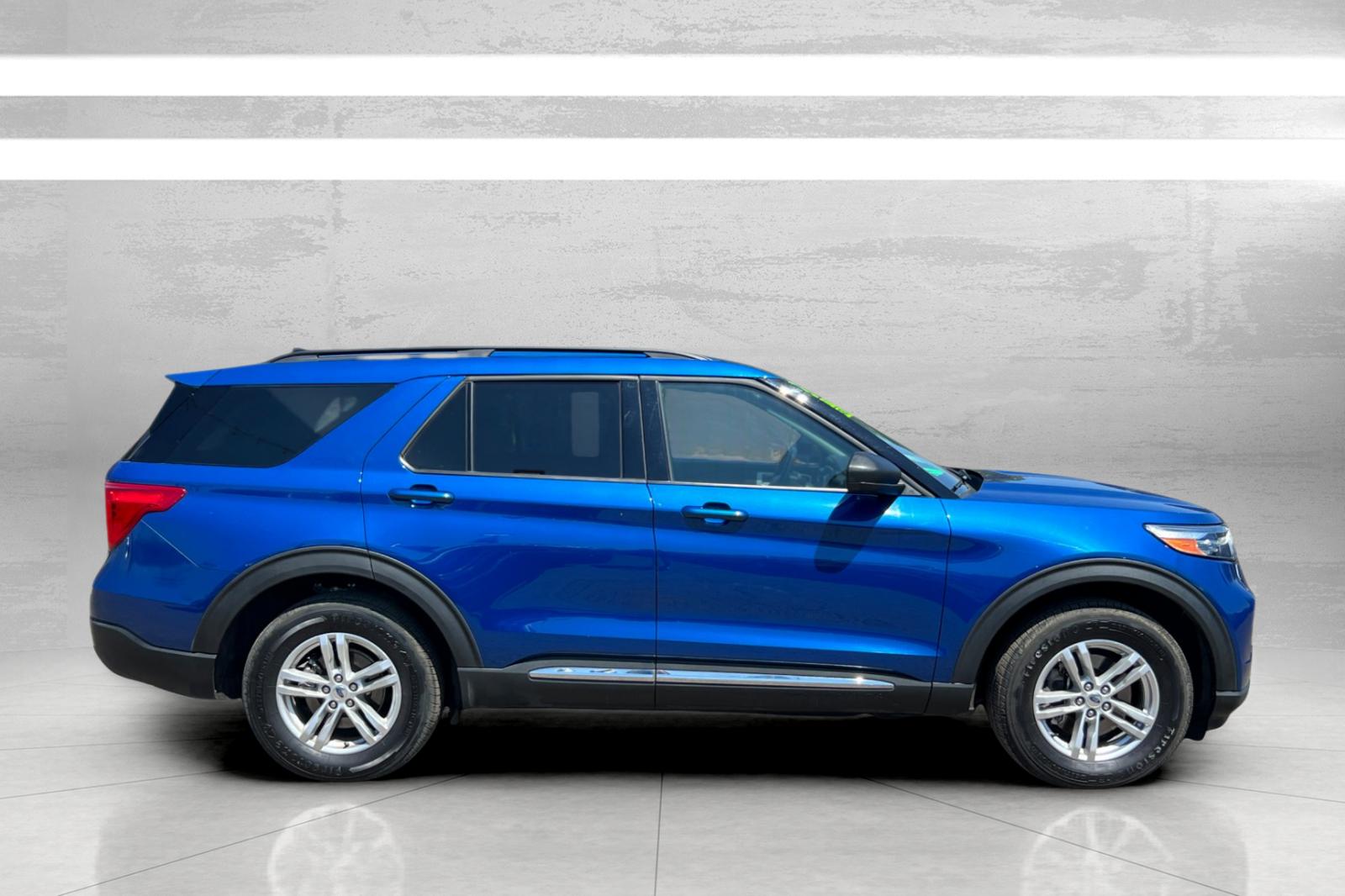 2022 Ford Explorer XLT photo 2