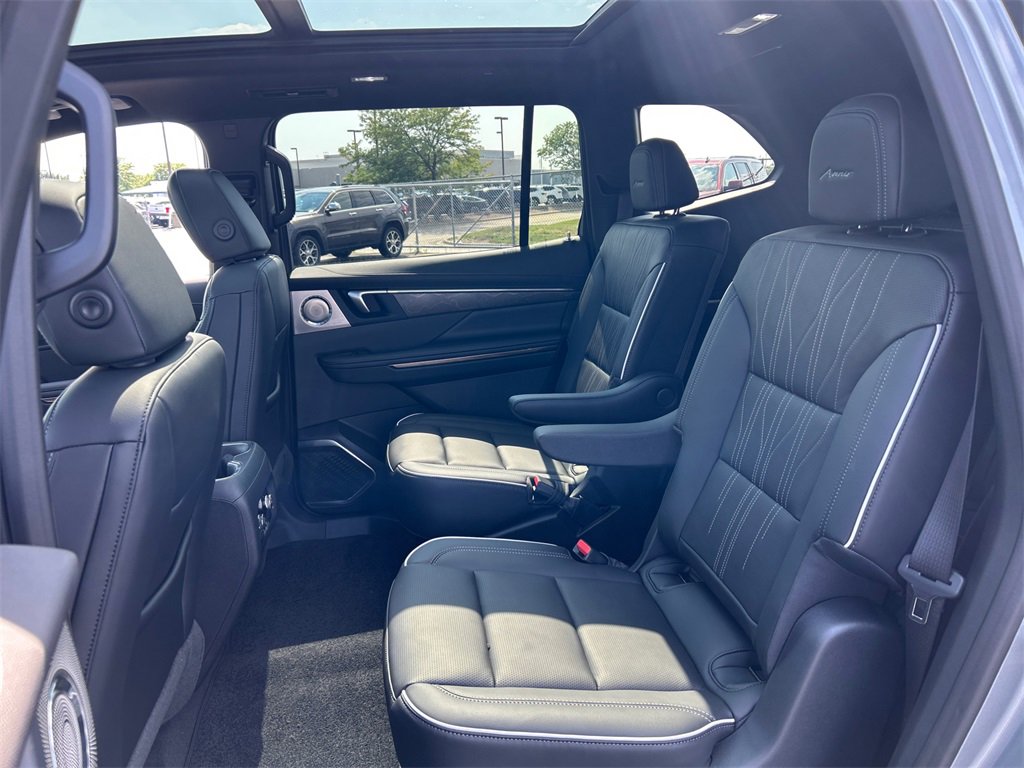 2026 Buick Enclave Avenir photo 33