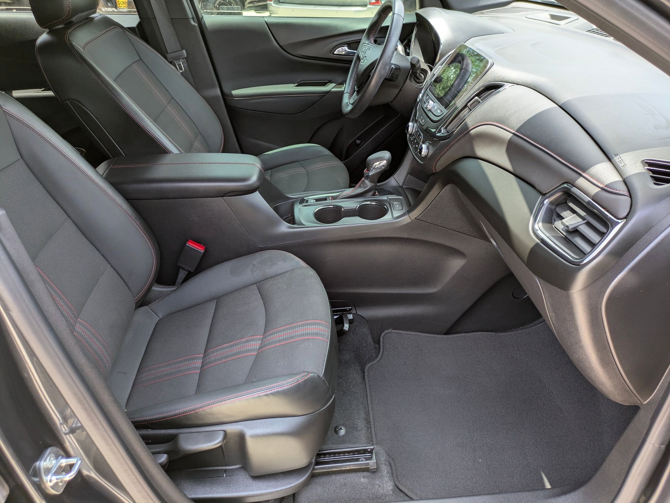 2022 Chevrolet Equinox RS photo 25