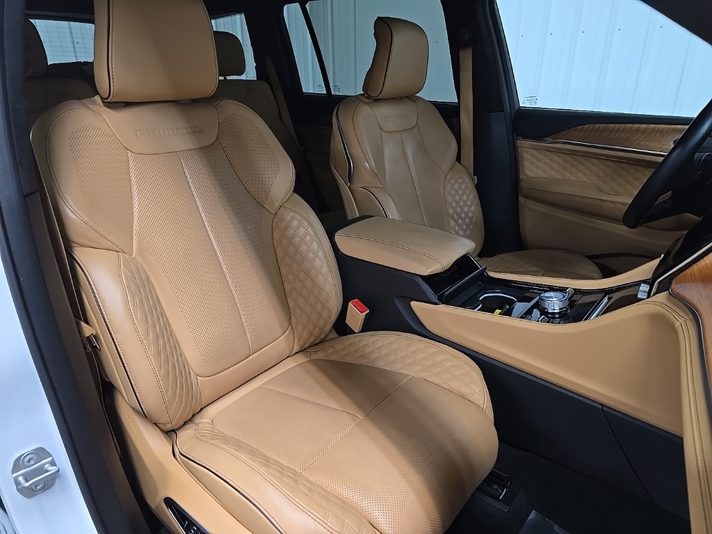 2021 Jeep Grand Cherokee L Summit Reserve photo 15