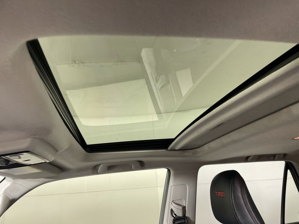 2019 Toyota 4Runner TRD Off-Road Premium photo 32