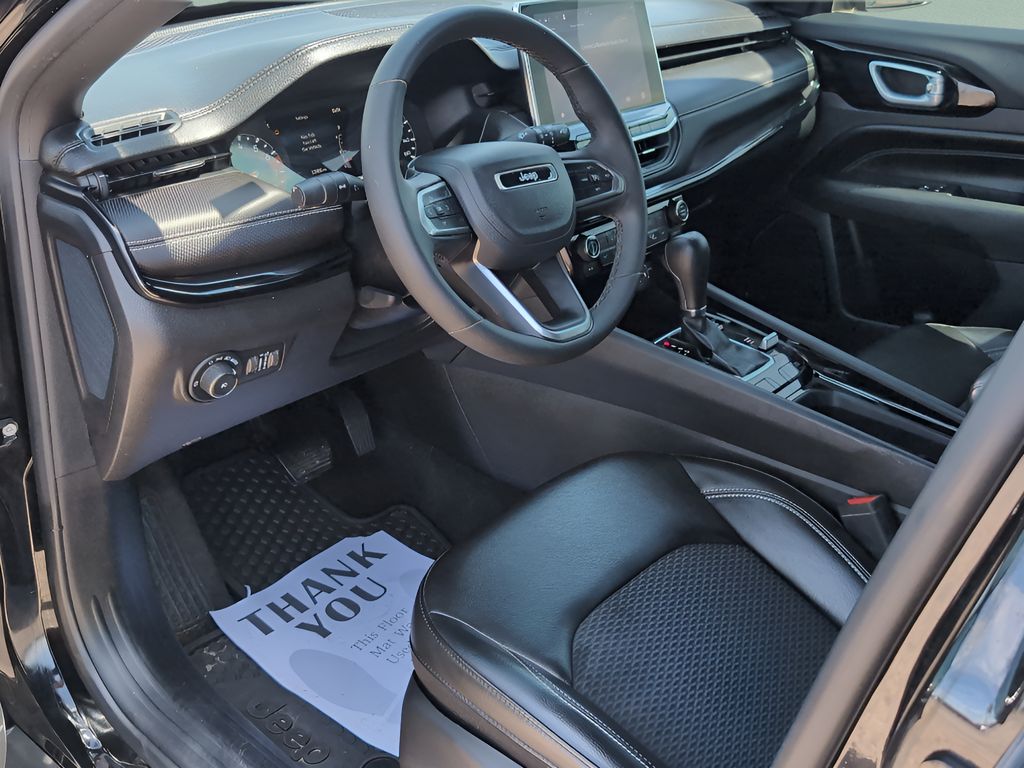 2023 Jeep Compass Altitude photo 6