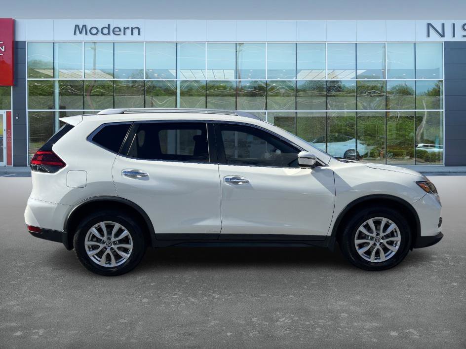 2018 Nissan Rogue SV photo 4