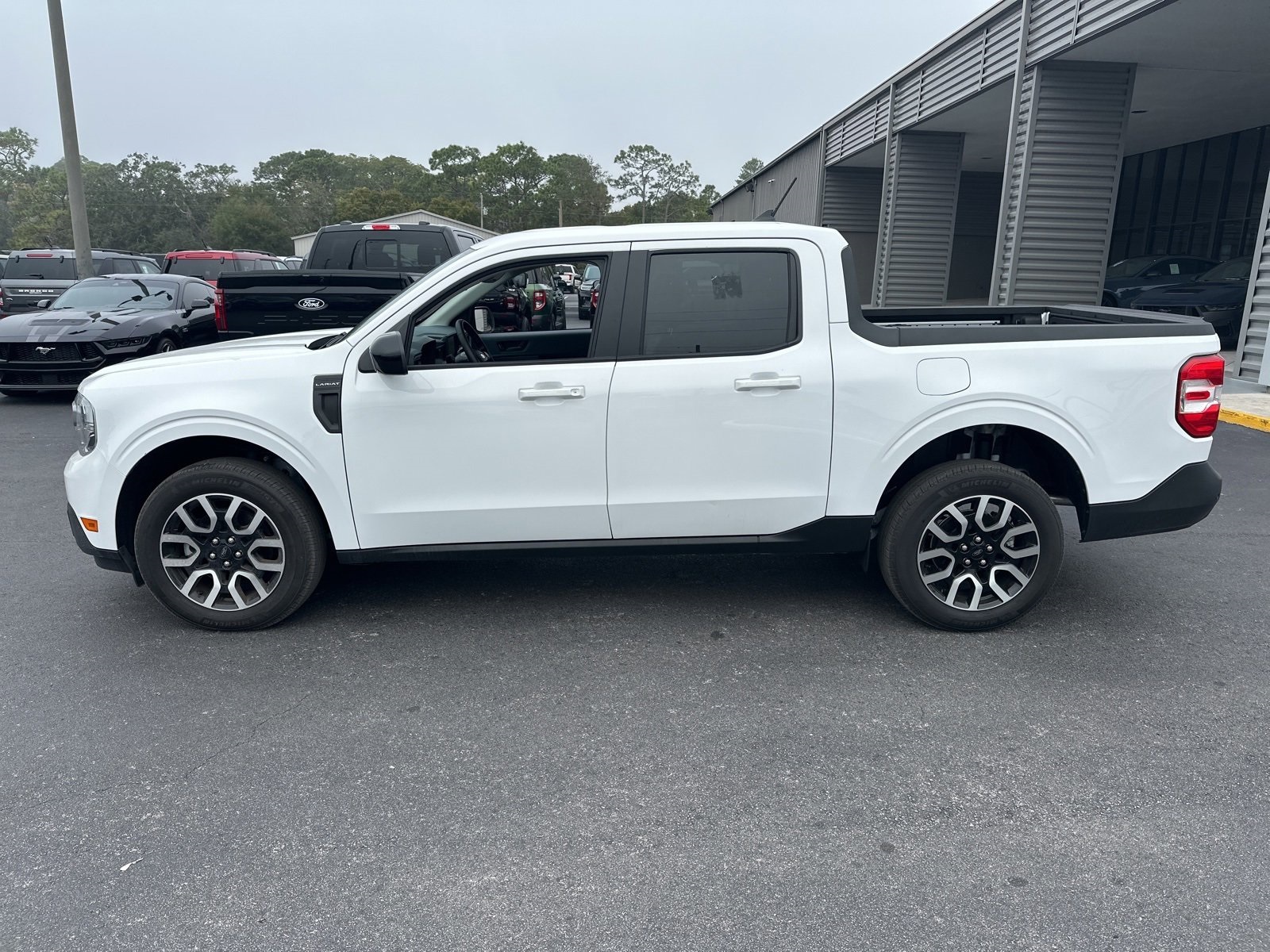 2024 Ford Maverick Lariat photo 2