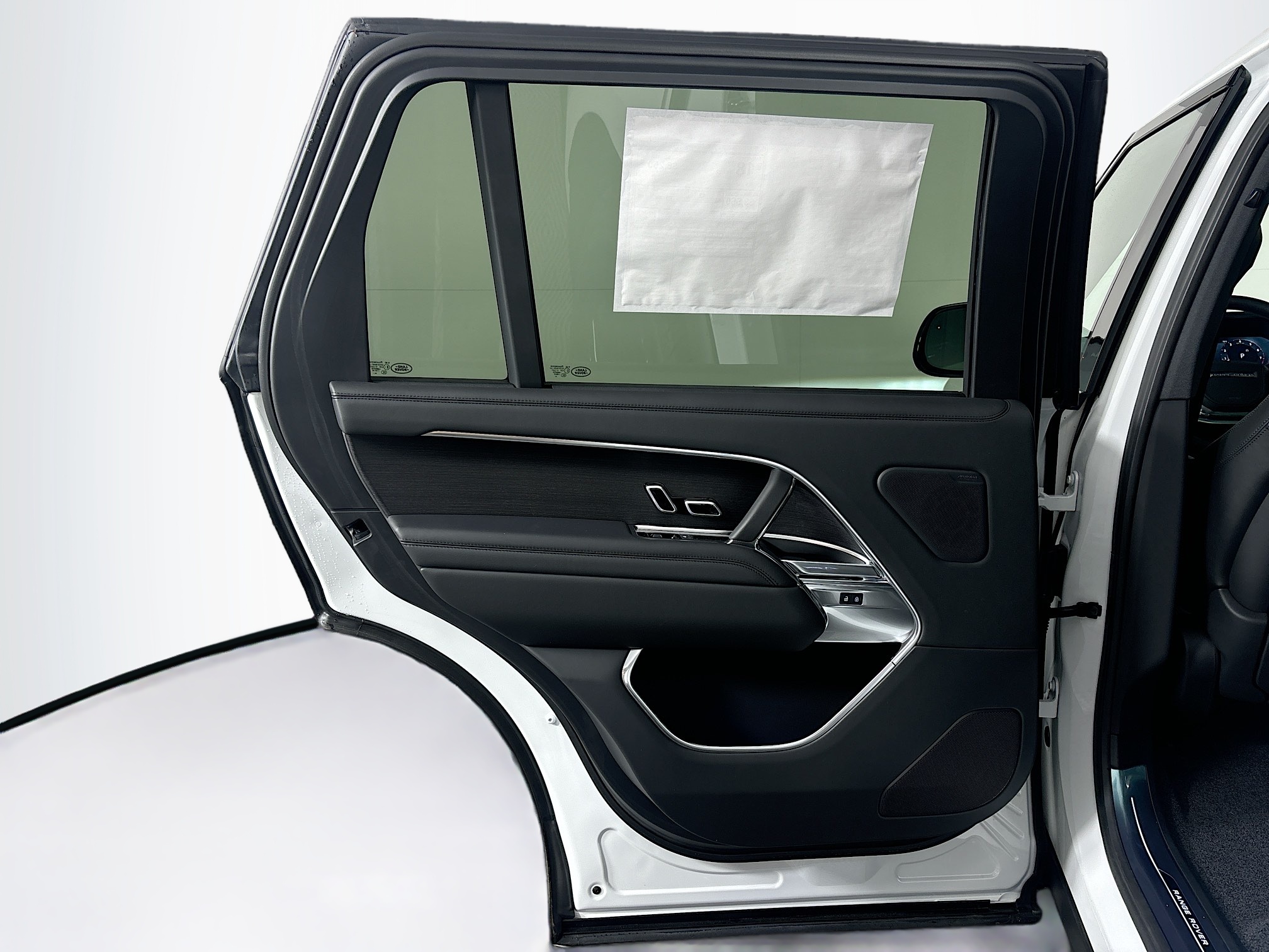 2025 Land Rover Range Rover SE photo 19