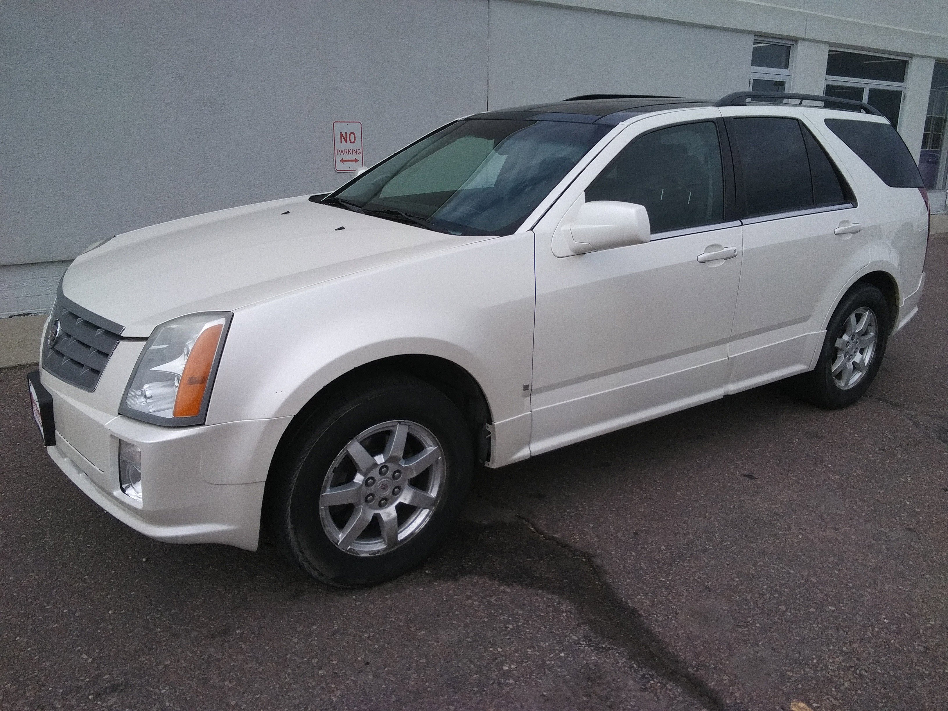 Used 2008 Cadillac SRX Base with VIN 1GYEE637780122637 for sale in Aberdeen, SD