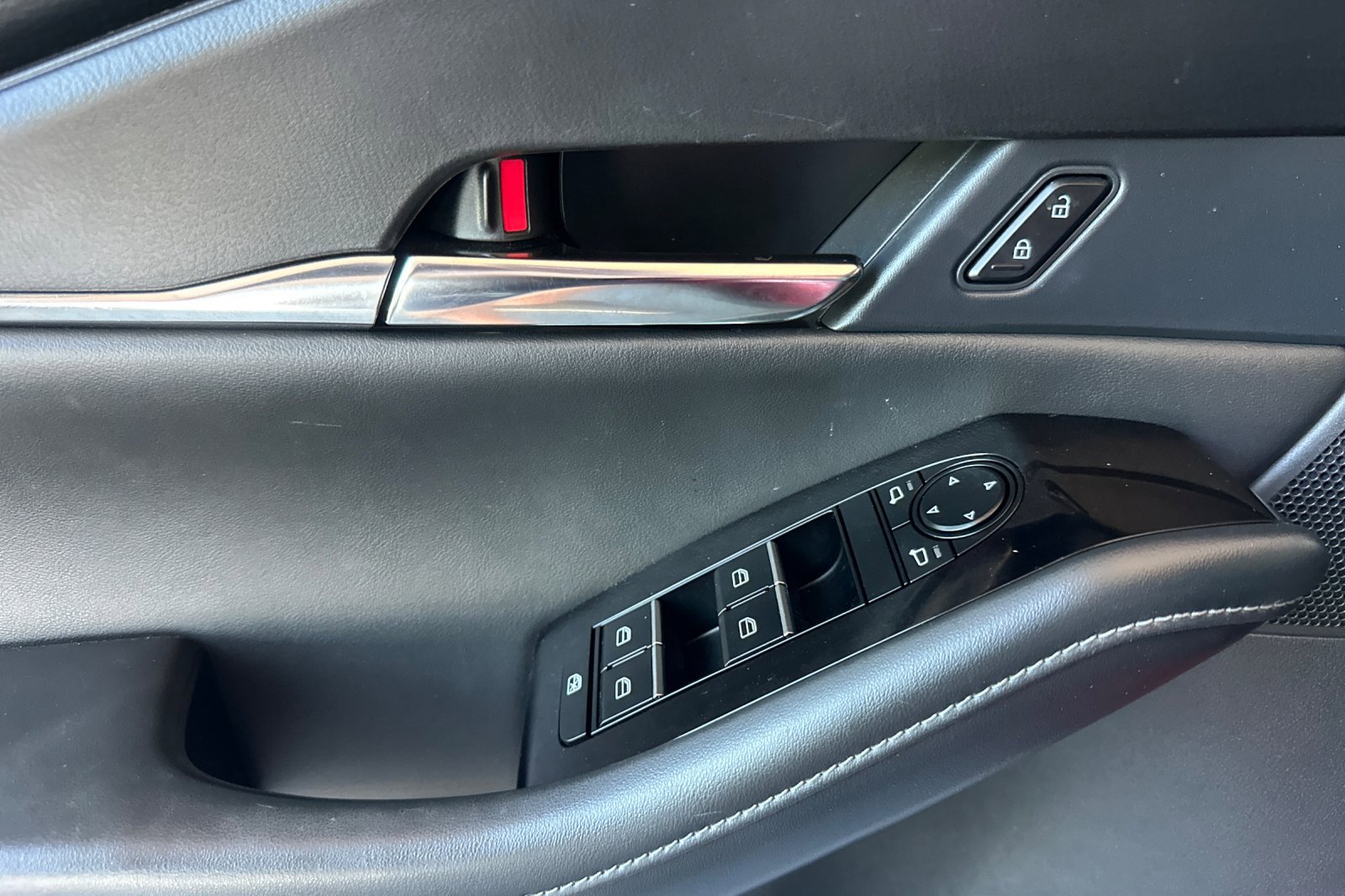 2024 Mazda CX-30 2.5 S Preferred photo 10