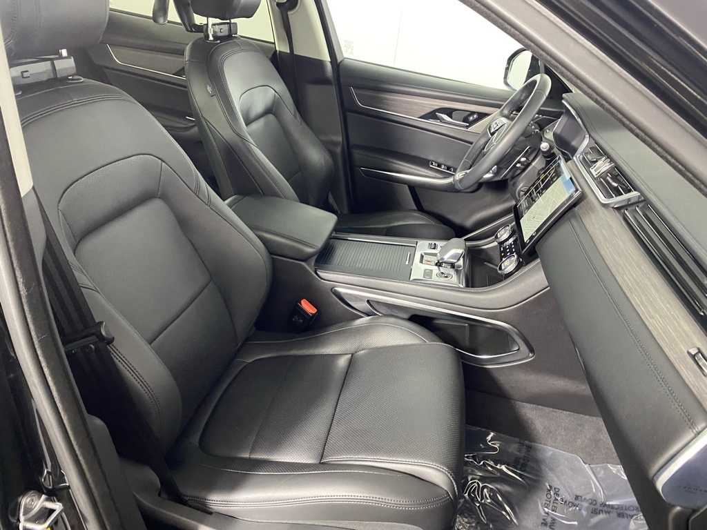 2023 Jaguar F-PACE P250 S photo 29