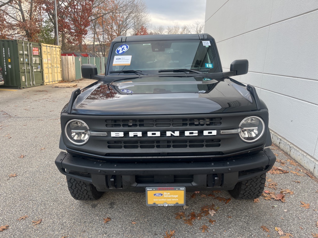 2023 Ford Bronco Black Diamond photo 2