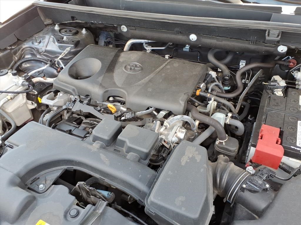 2023 Toyota RAV4 XLE photo 8