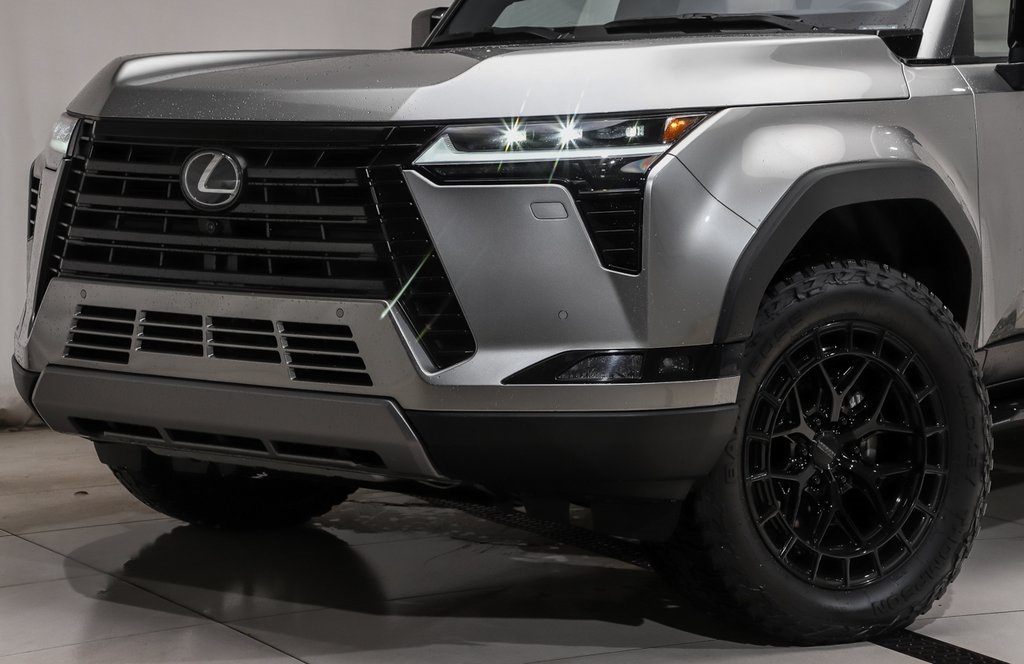 2024 Lexus GX 550 photo 2