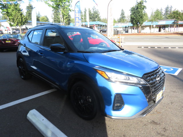 2023 Nissan Kicks SR photo 6