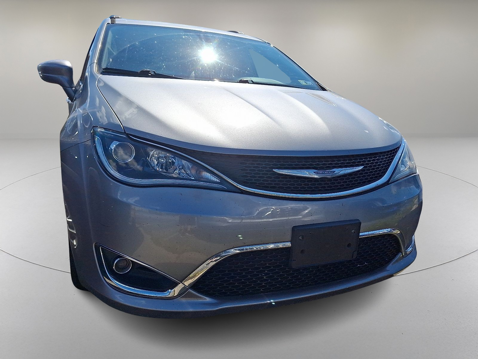 2017 Chrysler Pacifica Touring L photo 2