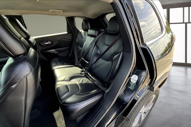 2020 Jeep Cherokee Limited photo 25