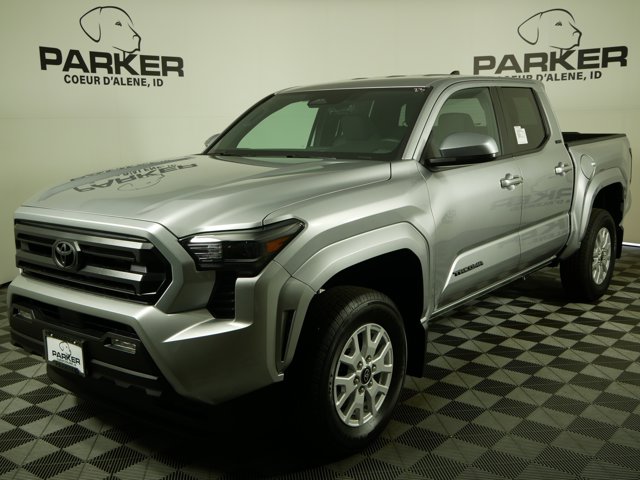 2025 Toyota Tacoma SR5's photo