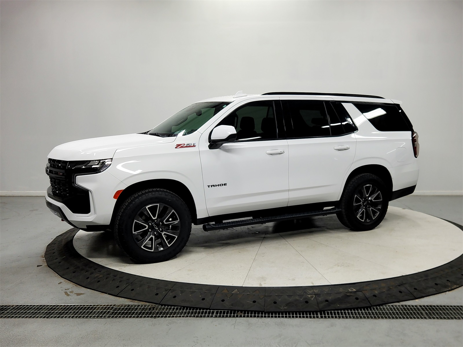 2023 Chevrolet Tahoe Z71 photo 3