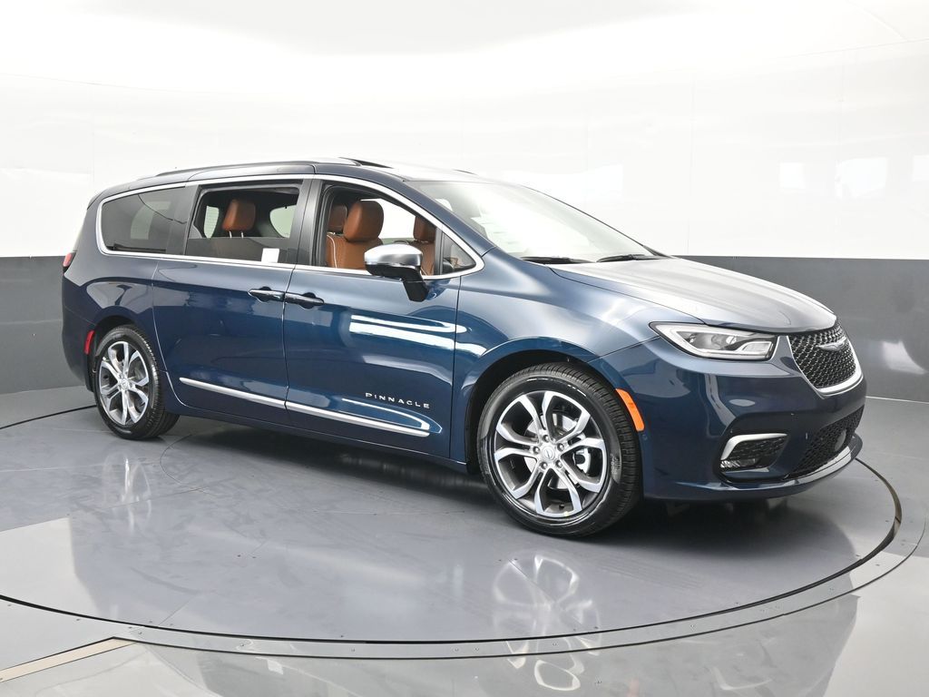 2025 Chrysler Pacifica Pinnacle photo 2