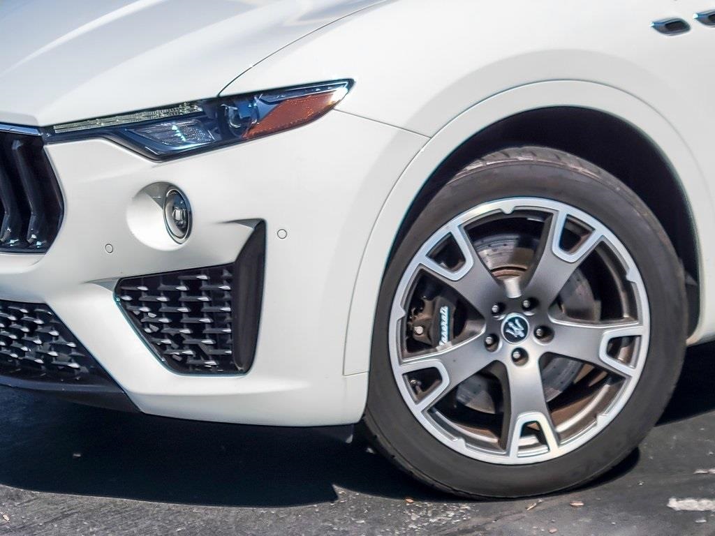 2023 Maserati Levante Modena S photo 2