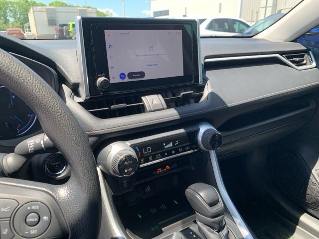 2024 Toyota RAV4 Hybrid photo 17