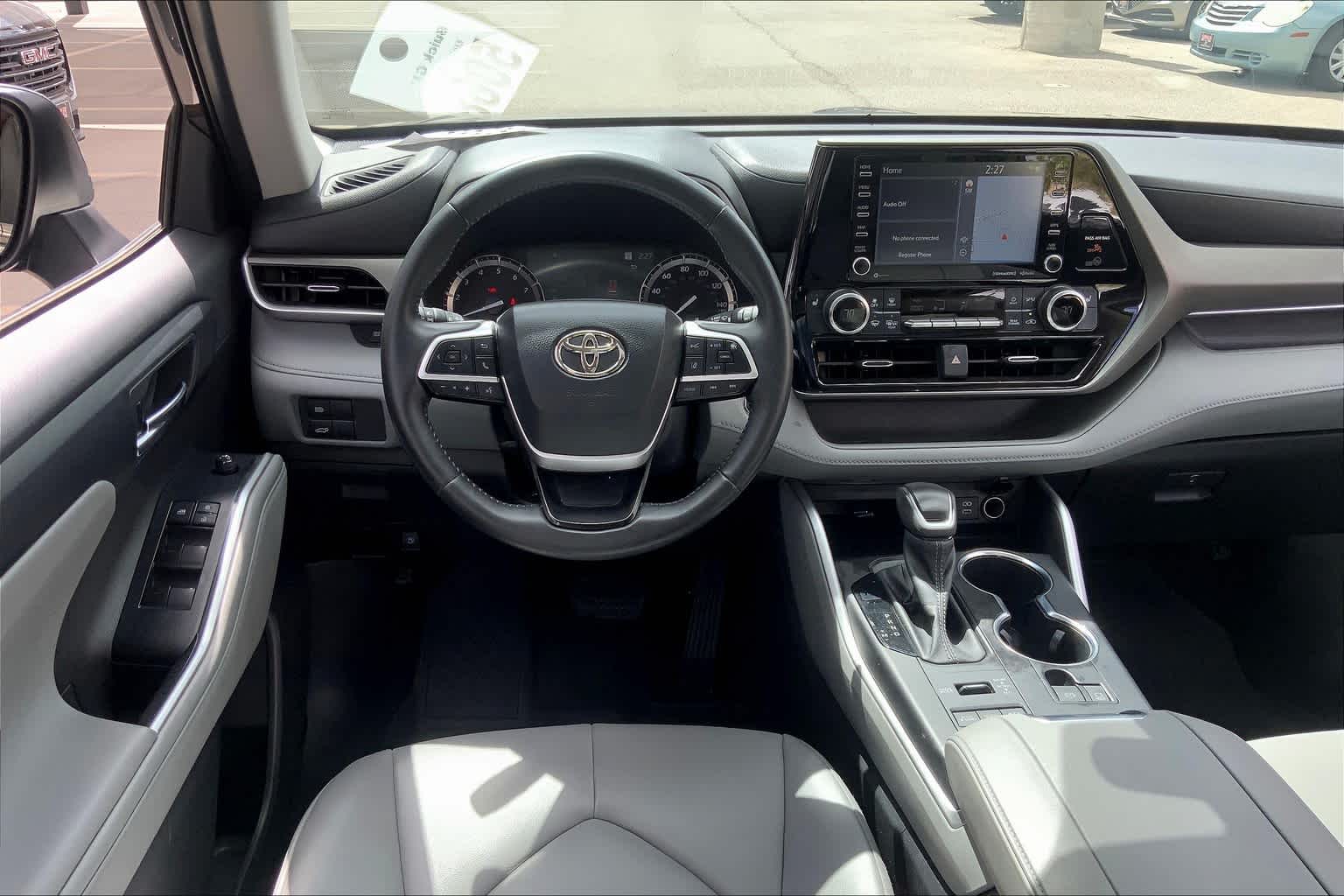 2022 Toyota Highlander XLE photo 8