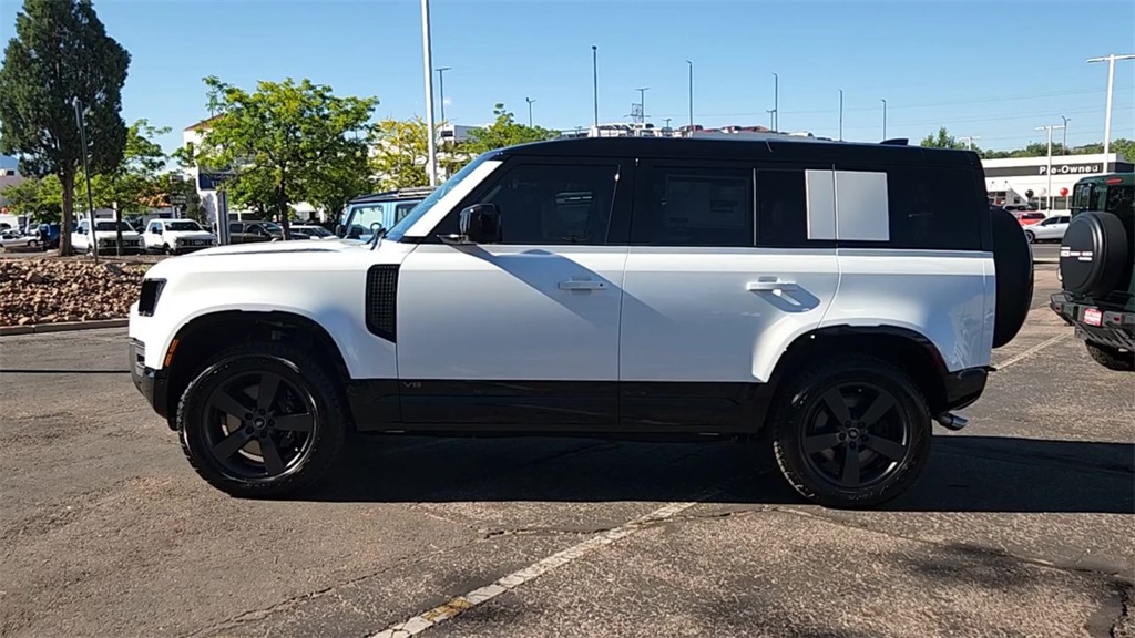 2025 Land Rover Defender 110 V8 photo 4