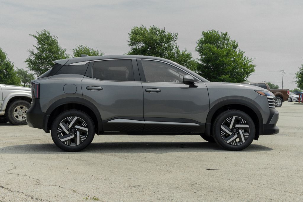 2025 Nissan Kicks SV photo 5