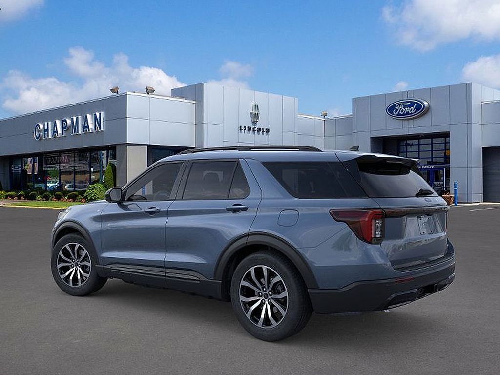 2026 Ford Explorer ST-Line photo 4