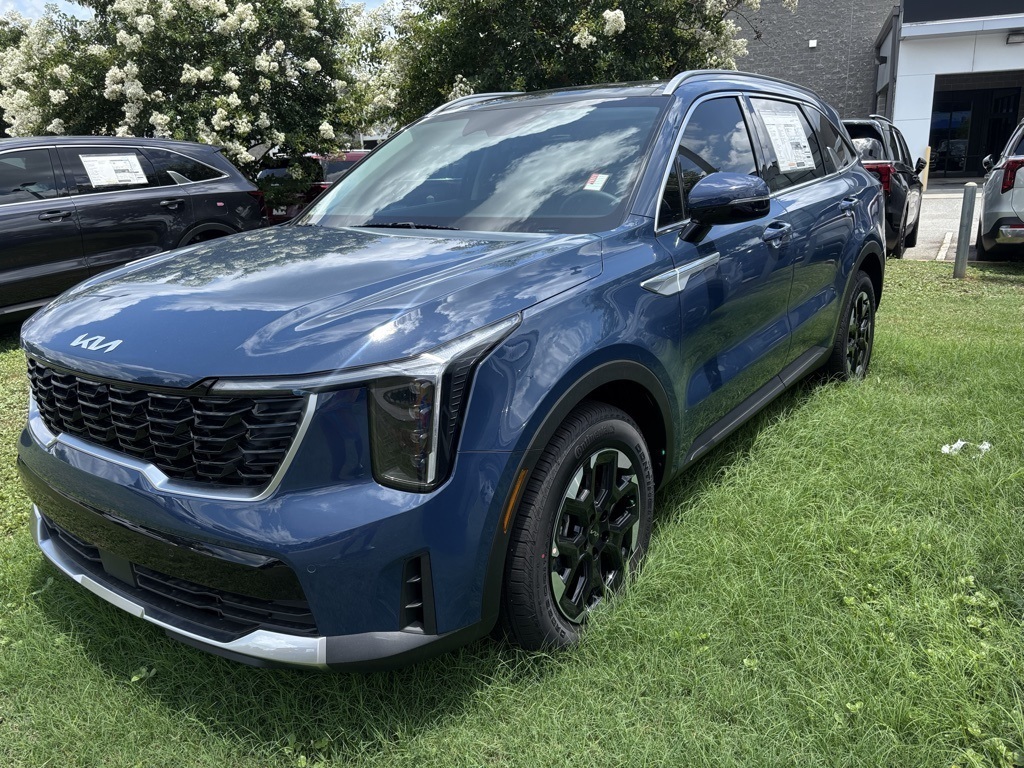 2025 Kia Sorento S photo 3