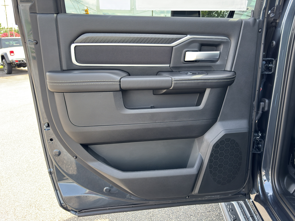 2025 Ram 2500 Big Horn photo 22