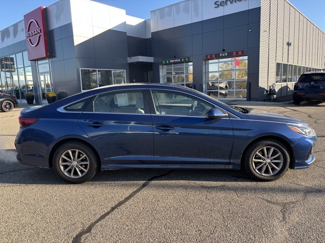 Used 2018 Hyundai Sonata SE with VIN 5NPE24AF2JH712685 for sale in Rochester, Minnesota