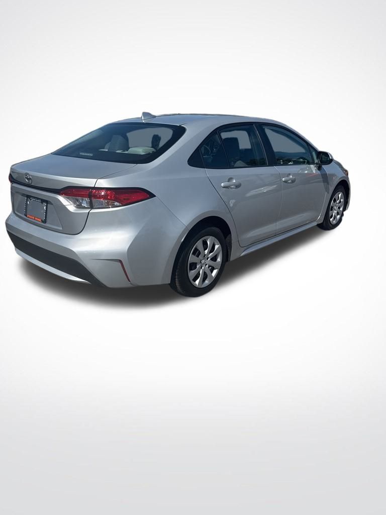 2022 Toyota Corolla LE photo 4