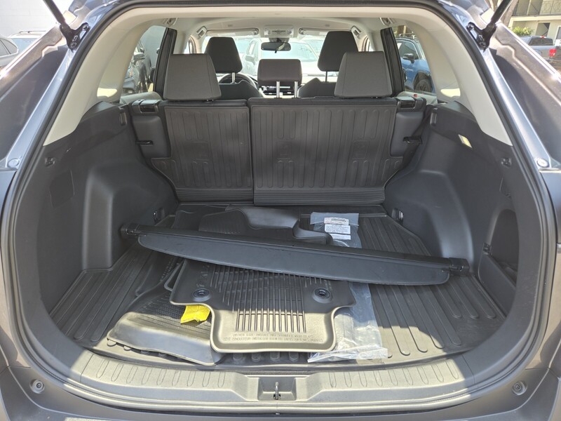 2024 Toyota RAV4 XLE photo 10