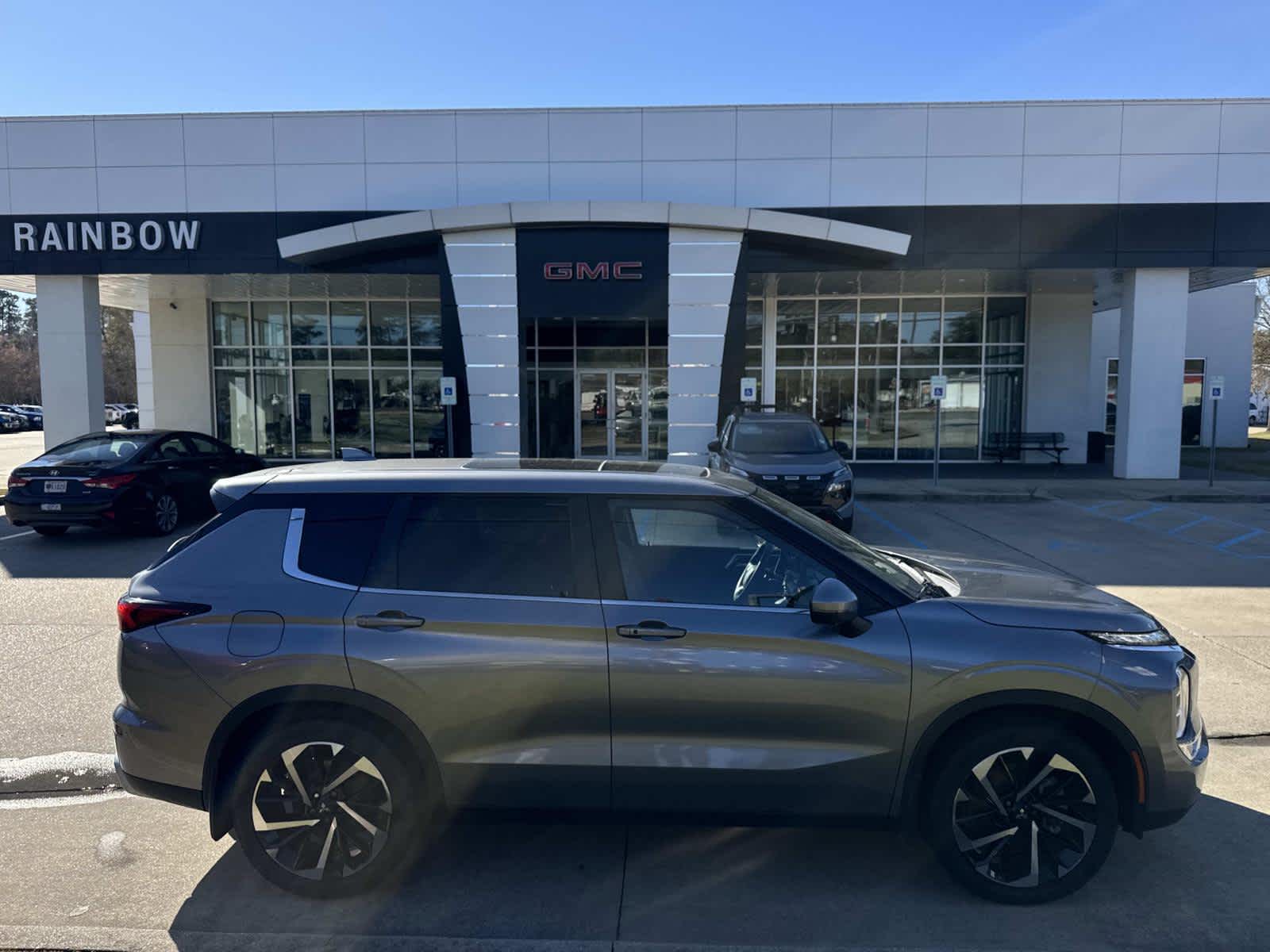 2022 Mitsubishi Outlander SE