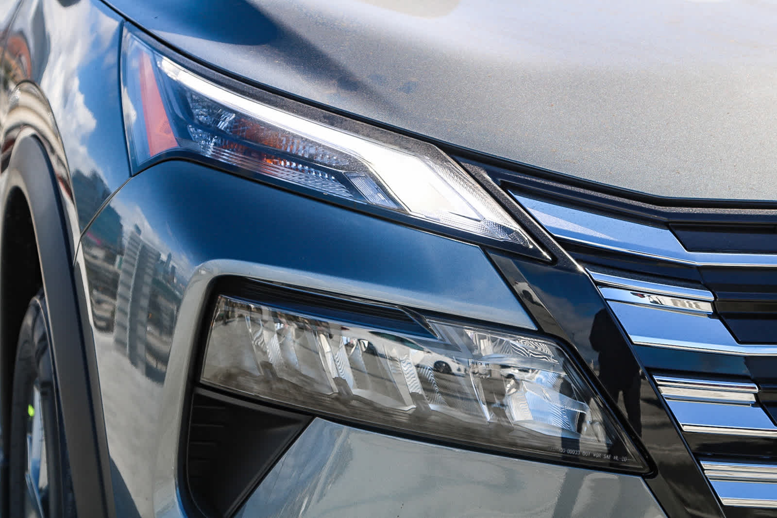 2025 Nissan Rogue S photo 4