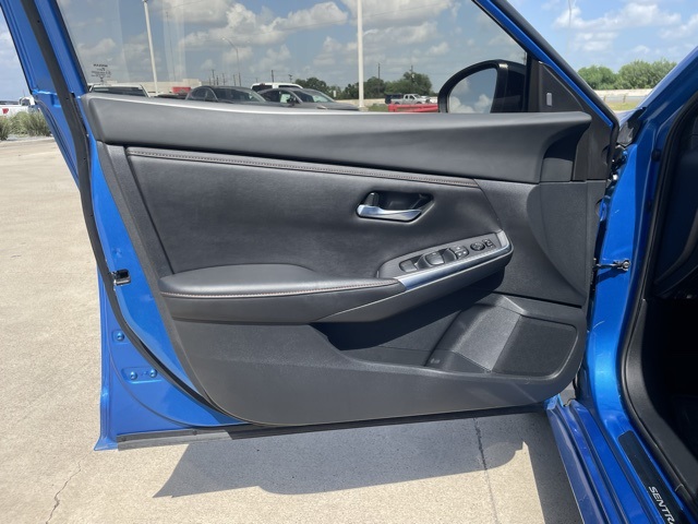 2023 Nissan Sentra SR photo 13
