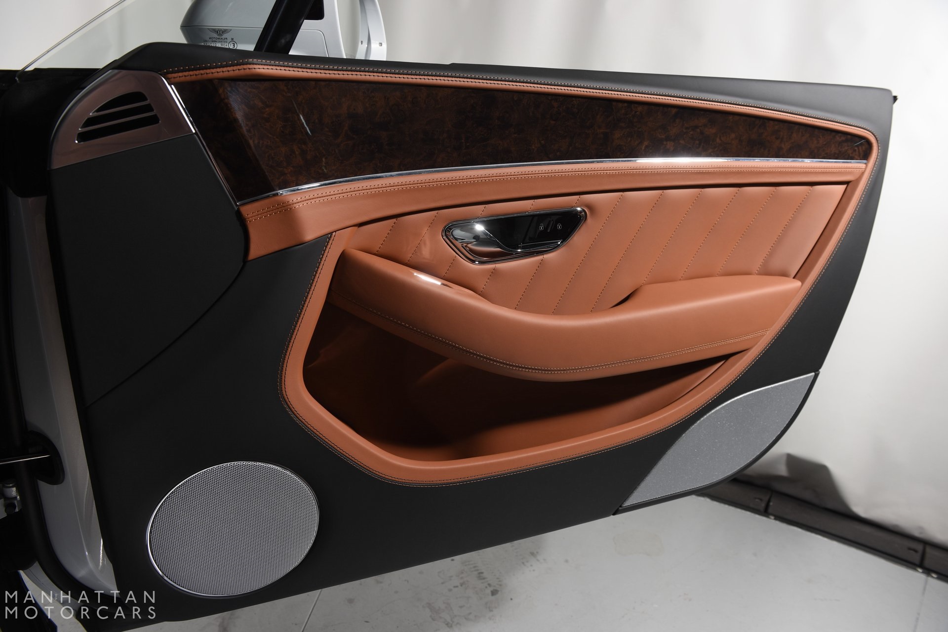 2024 Bentley Continental GT V8 photo 18