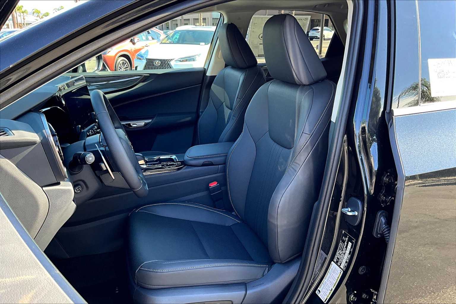 2026 Lexus NX 350 Premium photo 17