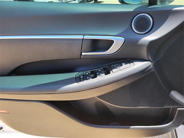 2025 Hyundai Sonata SE photo 12