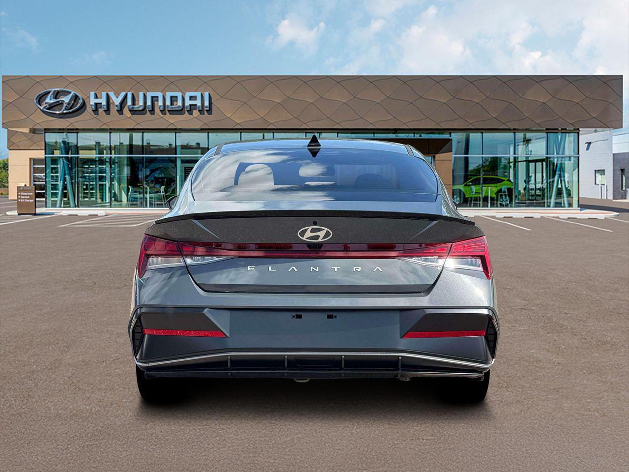2026 Hyundai Elantra SEL Sport photo 4