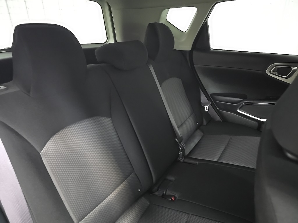 2021 Kia Soul LX photo 15