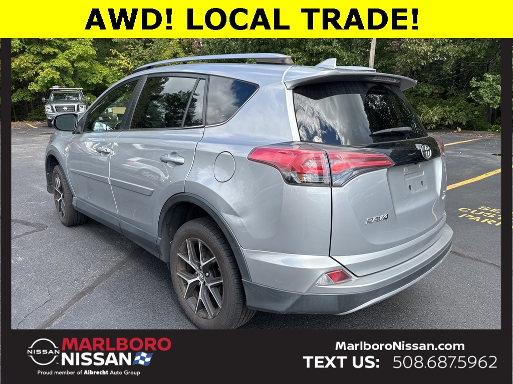 2018 Toyota RAV4 SE photo 5