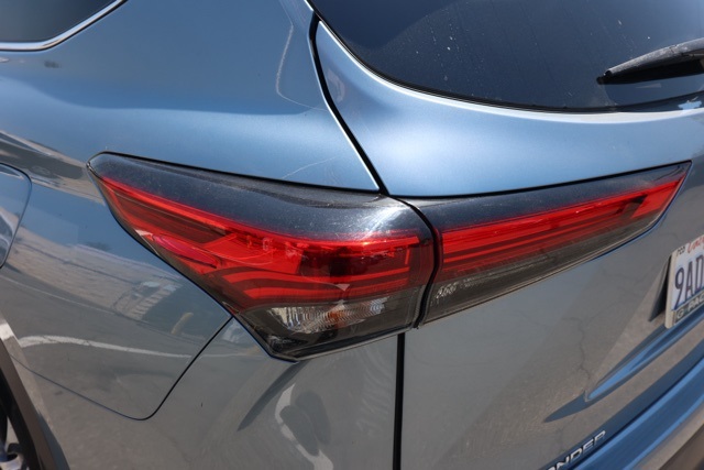 2022 Toyota Highlander XLE photo 4