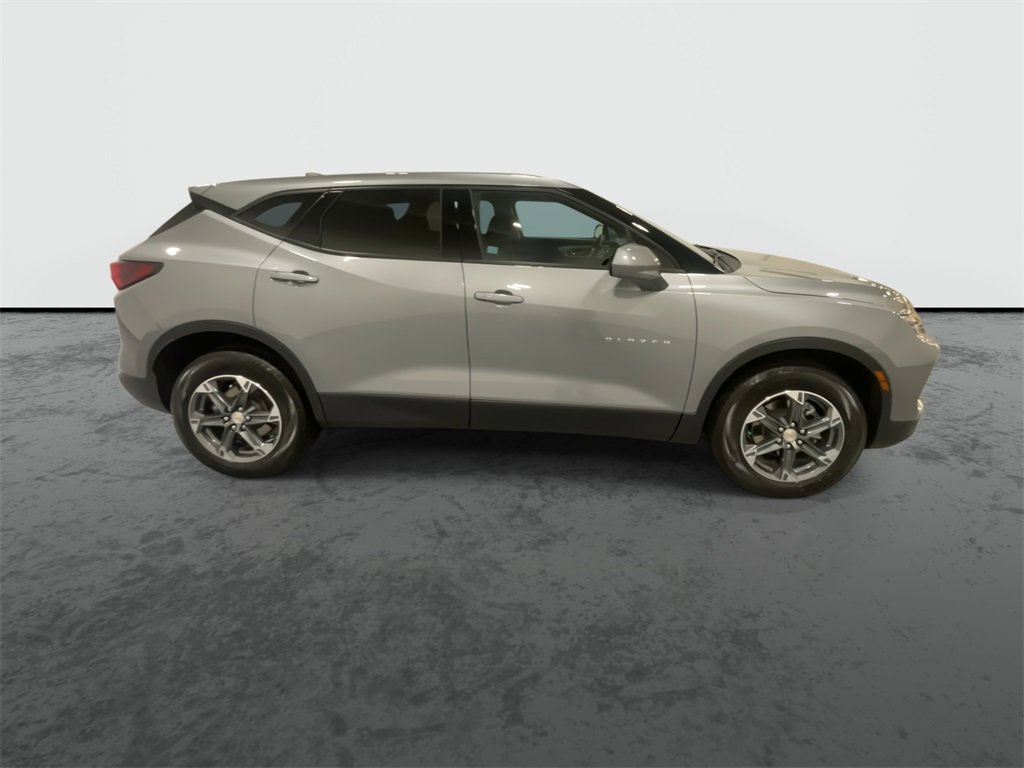 2025 Chevrolet Blazer 2LT photo 9