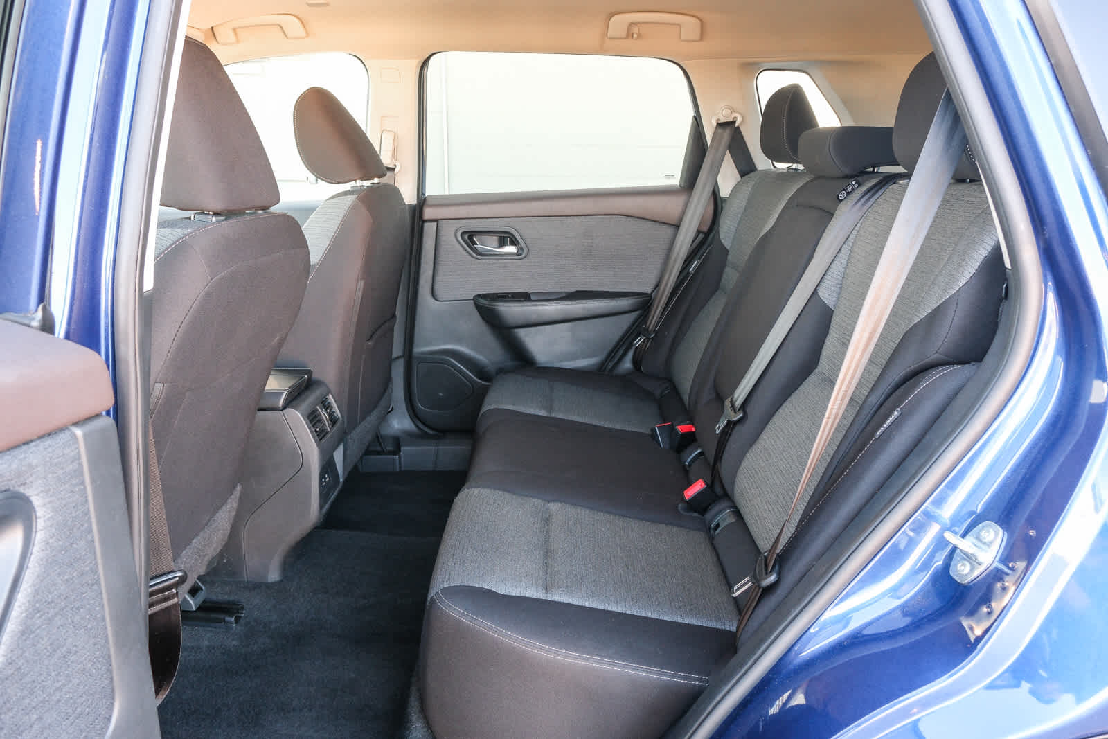 2023 Nissan Rogue SV photo 19